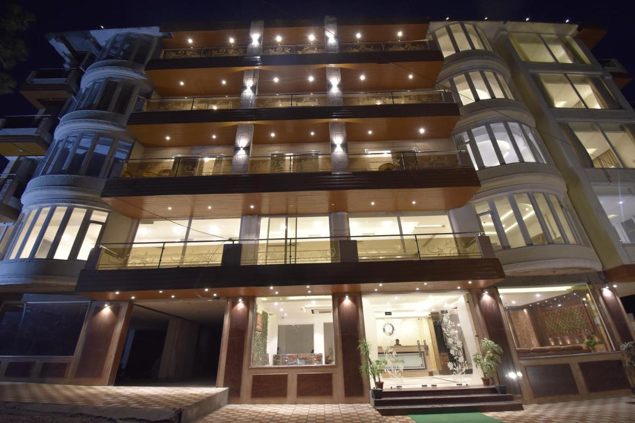 Hotel The Royal Castle Hot And Cold Centralized Dharamsala Exteriér fotografie